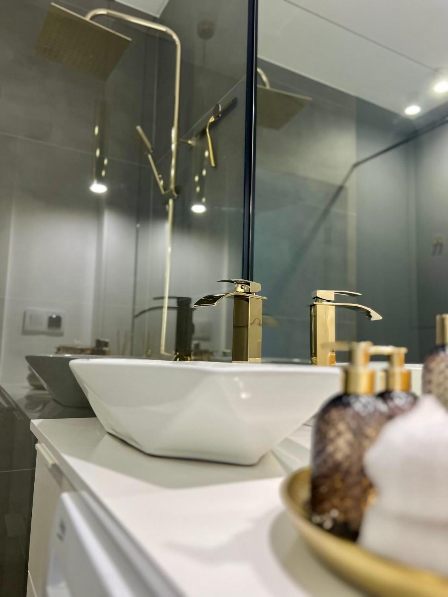 M&S Lux Apartments Kochanowskiego 우치 외부 사진